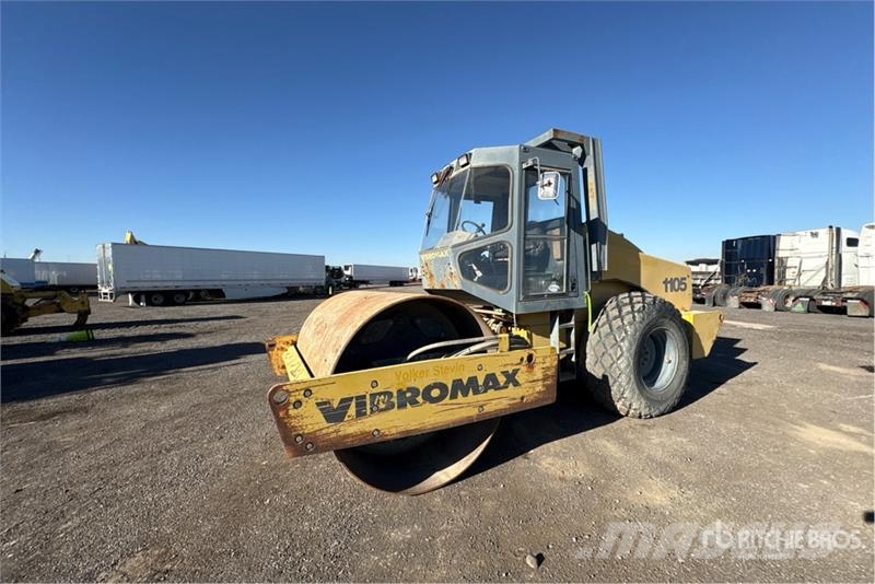 JCB W1105D Smooth Drum Compactor Walzenzüge