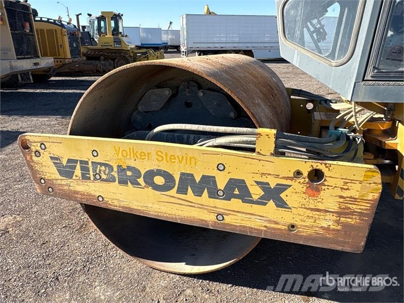 JCB W1105D Smooth Drum Compactor Walzenzüge