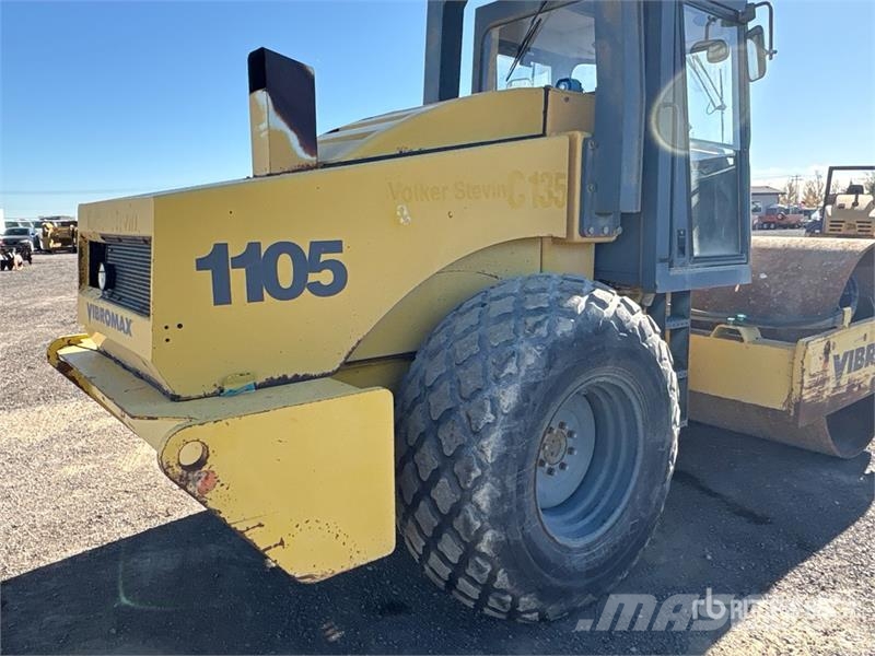 JCB W1105D Smooth Drum Compactor Walzenzüge