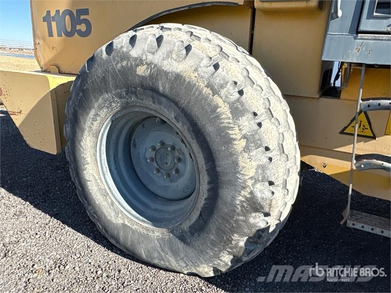 JCB W1105D Smooth Drum Compactor (Inoperable) Rolos compactadores monocilíndricos