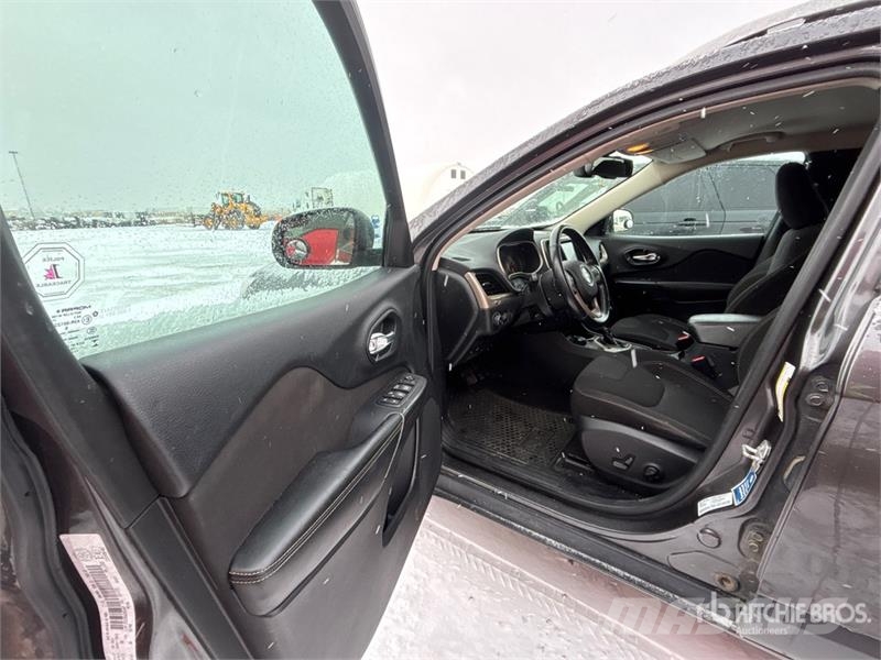 Jeep Cherokee 4WD SUV Coches