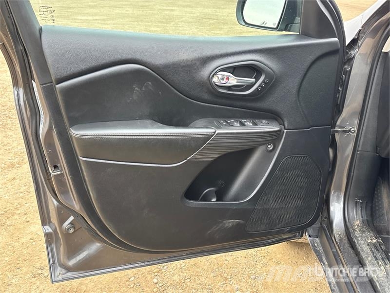 Jeep Cherokee 4WD SUV 汽车