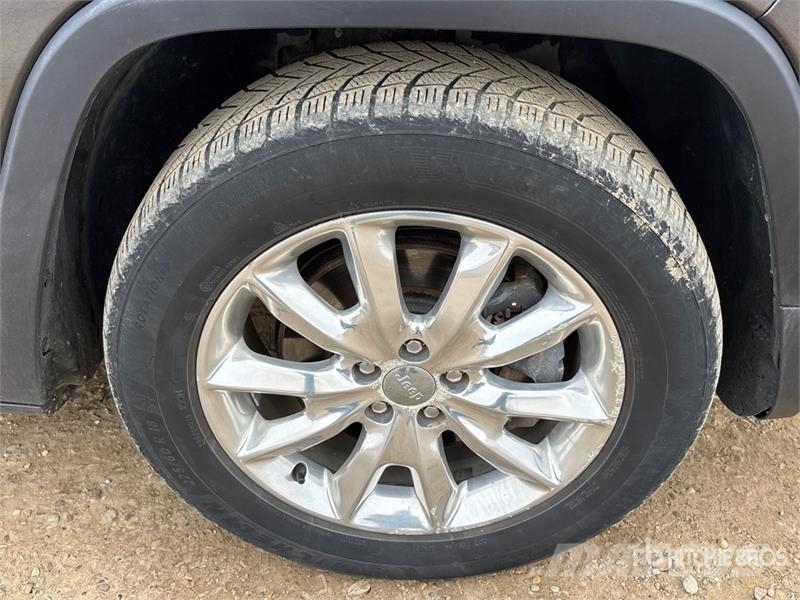 Jeep Cherokee 4WD SUV 汽车