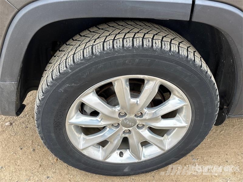 Jeep Cherokee 4WD SUV 汽车