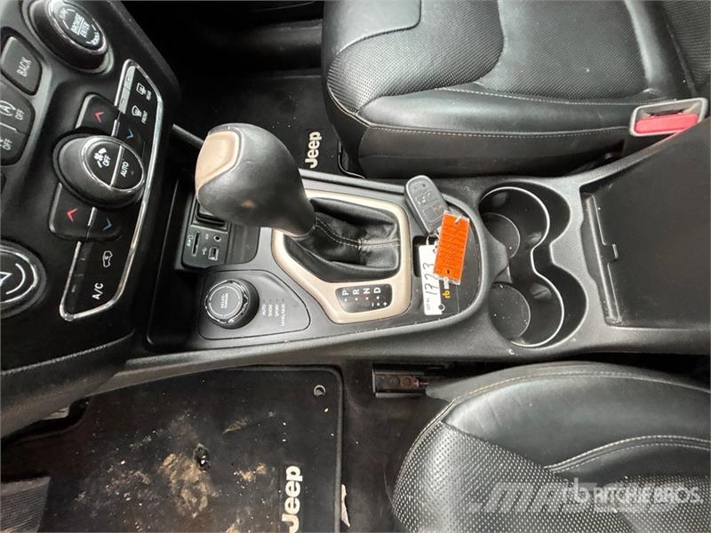 Jeep Cherokee 4WD SUV 汽车