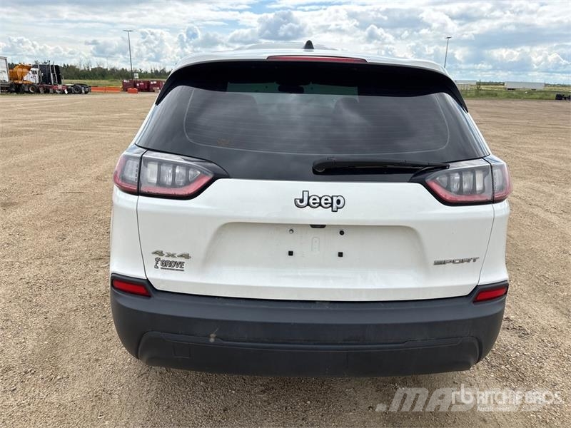Jeep Cherokee Sport 4x4 SUV 自動車