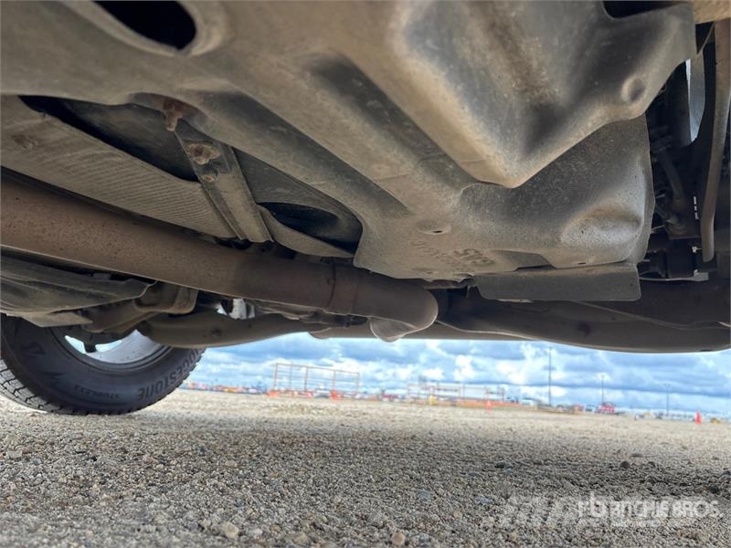 Jeep Cherokee Sport 4x4 SUV 自動車