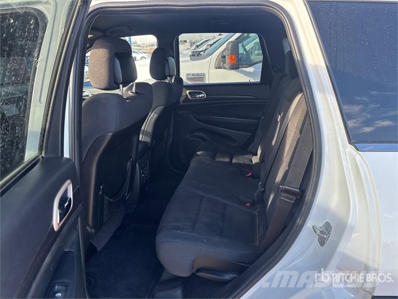 Jeep Grand Cheroke Laredo 4WD SUV سيارات