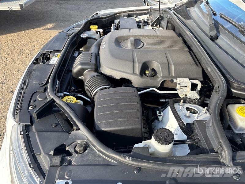 Jeep Grand Cheroke Laredo 4WD SUV سيارات