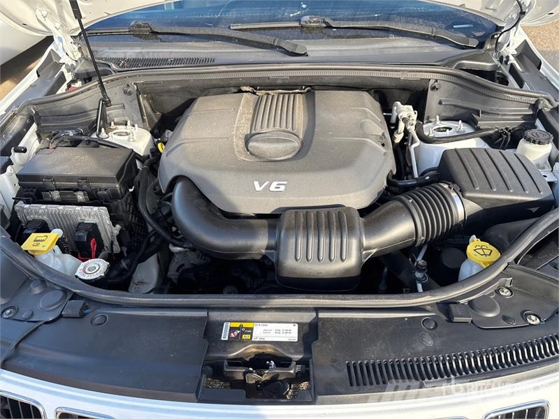Jeep Grand Cheroke Laredo 4WD SUV سيارات