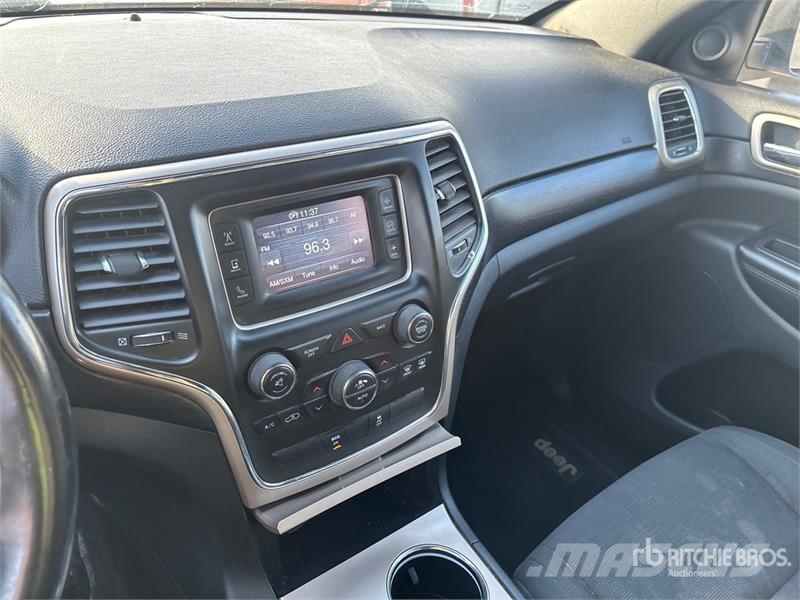 Jeep Grand Cheroke Laredo 4WD SUV سيارات