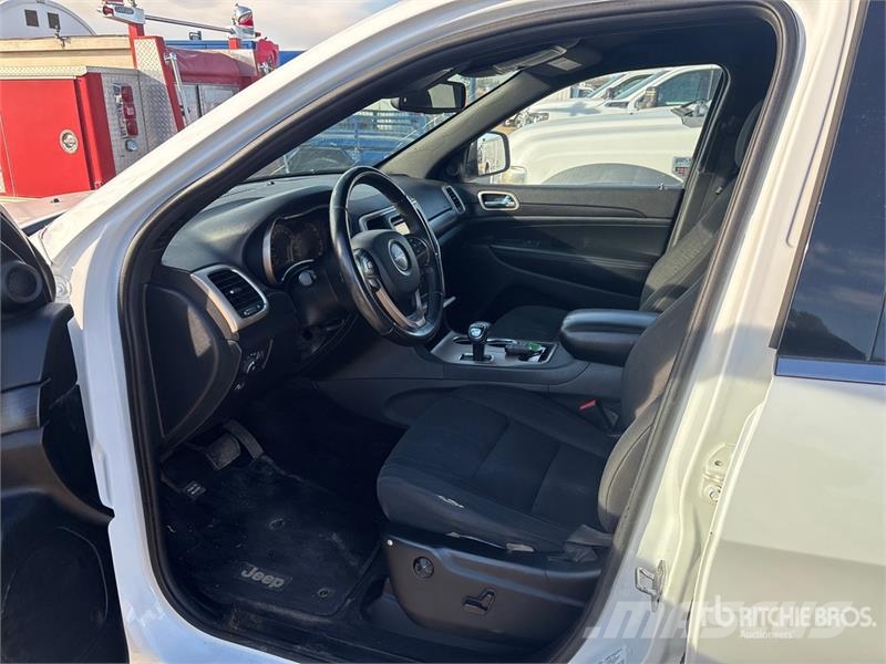 Jeep Grand Cheroke Laredo 4WD SUV سيارات