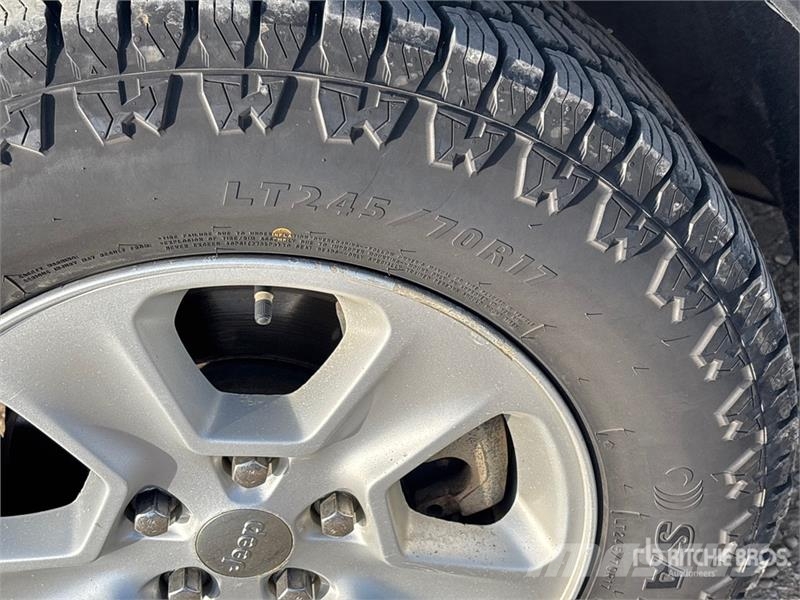 Jeep Grand Cheroke Laredo 4WD SUV سيارات