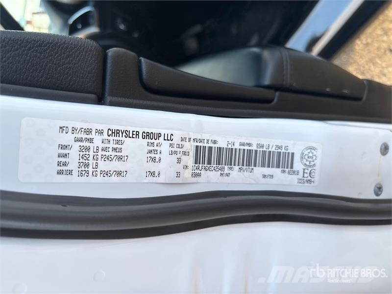 Jeep Grand Cheroke Laredo 4WD SUV سيارات