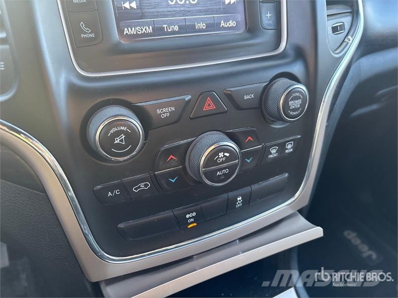 Jeep Grand Cheroke Laredo 4WD SUV سيارات
