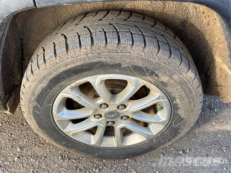 Jeep Grand Cherokee 4WD SUV Automašīnas
