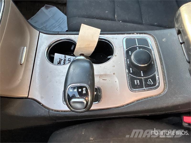 Jeep Grand Cherokee 4WD SUV Automašīnas