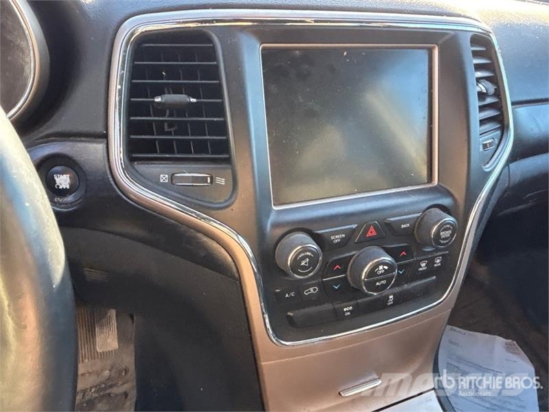 Jeep Grand Cherokee 4WD SUV Automašīnas