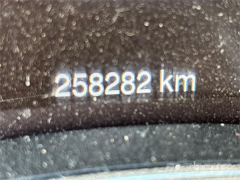 Jeep Grand Cherokee 4WD SUV Automašīnas