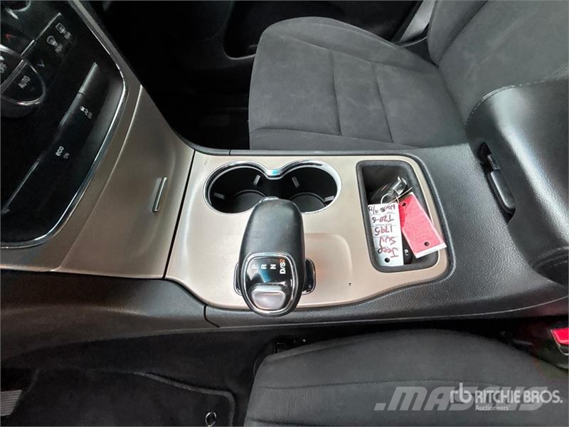 Jeep Grand Cherokee Laredo 4x4 SUV Biler