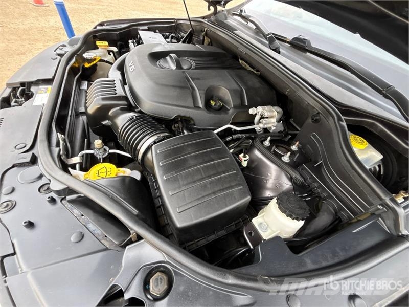 Jeep Grand Cherokee Laredo 4x4 SUV Biler