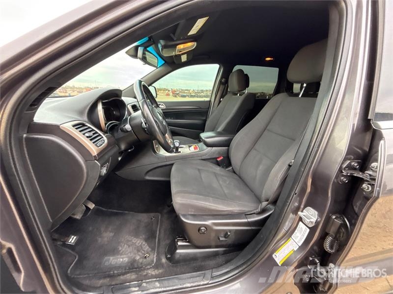 Jeep Grand Cherokee Laredo 4x4 SUV Biler