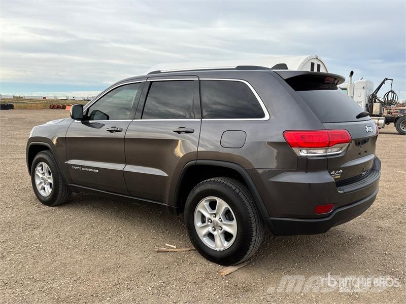 Jeep Grand Cherokee Laredo 4x4 SUV Biler