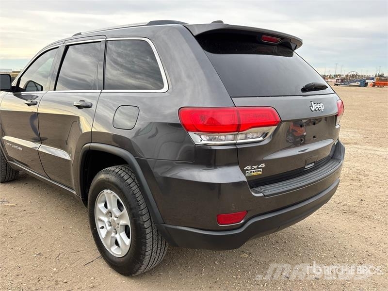 Jeep Grand Cherokee Laredo 4x4 SUV Biler