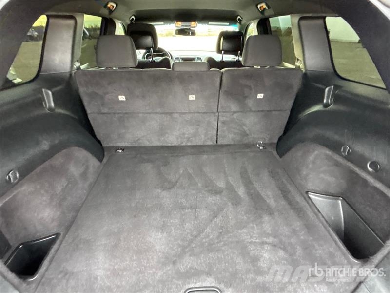 Jeep Grand Cherokee Laredo 4x4 SUV Biler