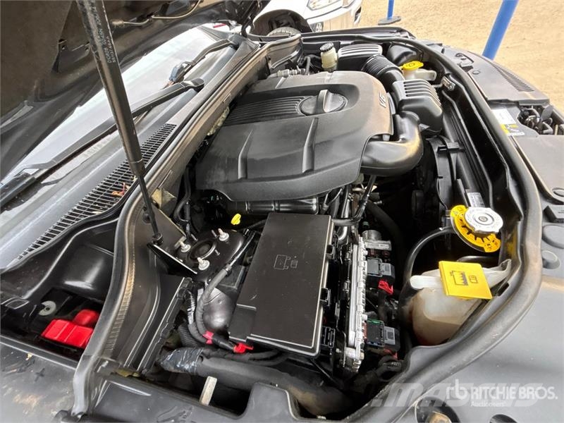 Jeep Grand Cherokee Laredo 4x4 SUV Biler