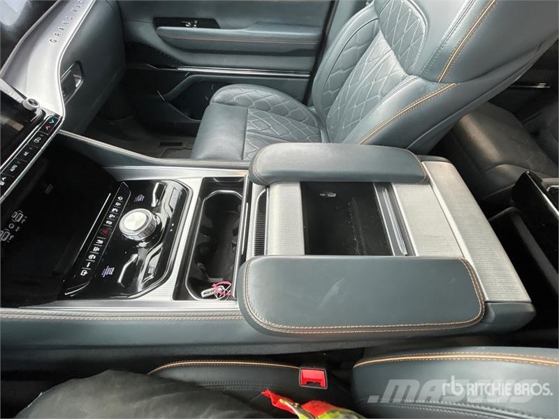 Jeep Grand Wagoneer 4WD SUV Voiture