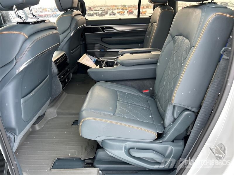 Jeep Grand Wagoneer 4WD SUV Voiture