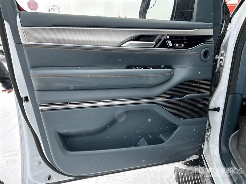 Jeep Grand Wagoneer 4WD SUV Voiture