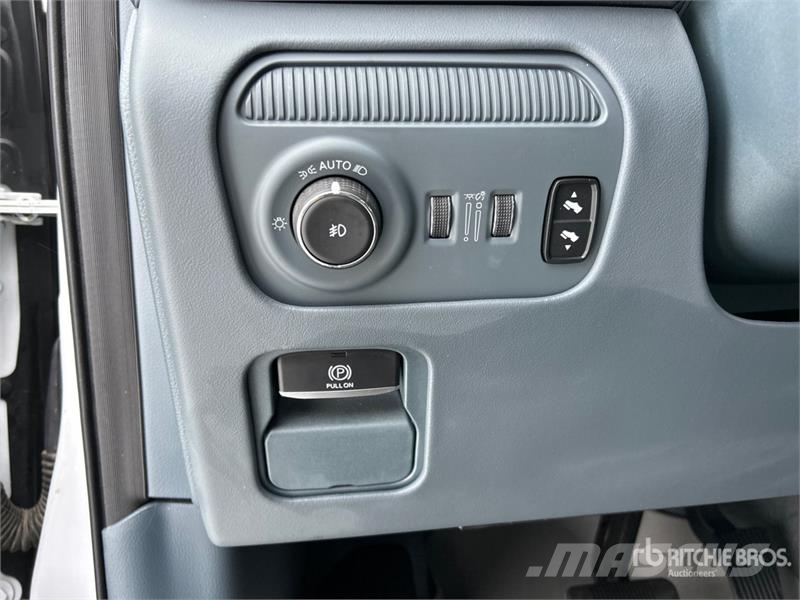 Jeep Grand Wagoneer 4WD SUV Voiture