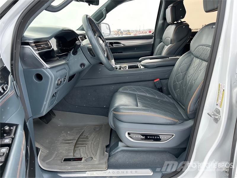Jeep Grand Wagoneer 4WD SUV Voiture