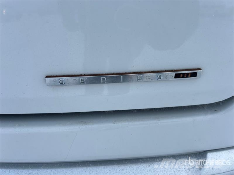 Jeep Grand Wagoneer 4WD SUV Voiture