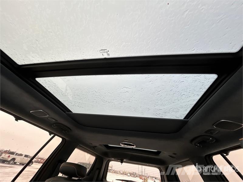 Jeep Grand Wagoneer 4WD SUV Voiture