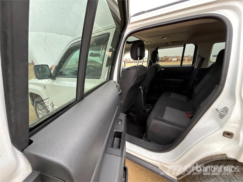 Jeep Patriot 4WD SUV Avtomobili