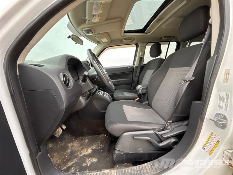 Jeep Patriot 4WD SUV Avtomobili