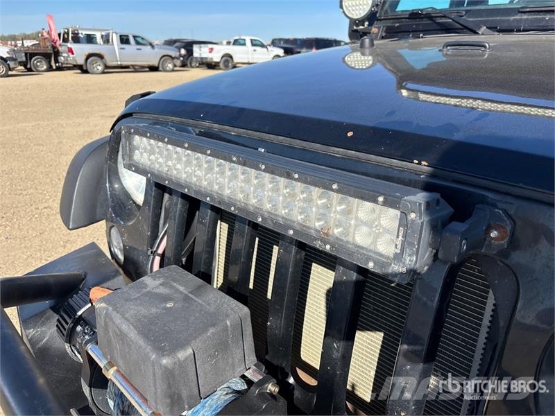 Jeep Wrangler 4WD SUV Avtomobili
