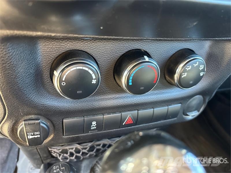 Jeep Wrangler 4WD SUV Avtomobili
