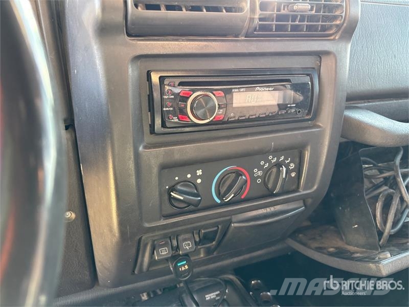 Jeep Wrangler 4x4 SUV Avtomobili