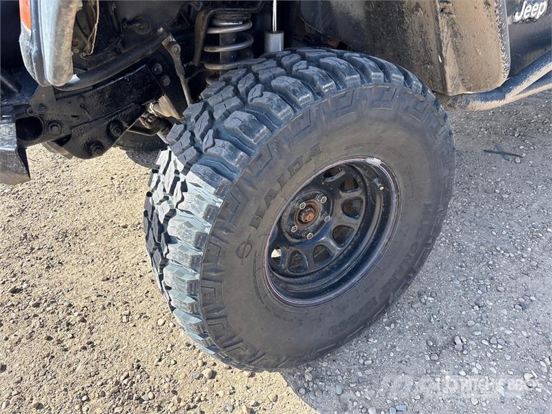 Jeep Wrangler 4x4 SUV Avtomobili