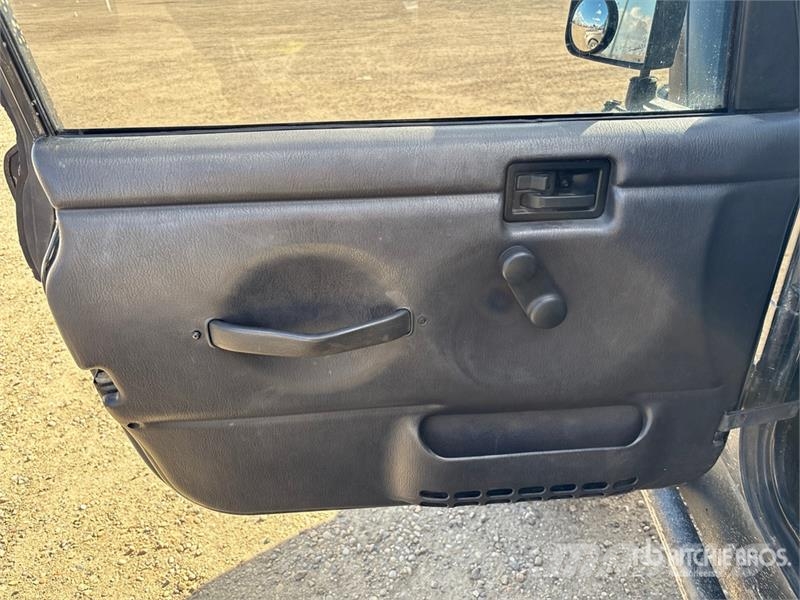 Jeep Wrangler 4x4 SUV Avtomobili