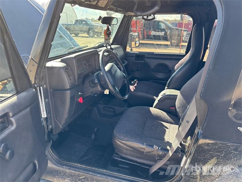 Jeep Wrangler 4x4 SUV Avtomobili