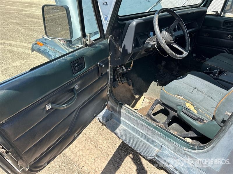Jeep Wrangler Sahara Edition 4WD SUV Kistehergépjárművek