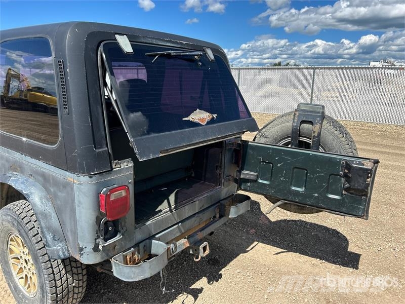 Jeep Wrangler Sahara Edition 4WD SUV Kistehergépjárművek