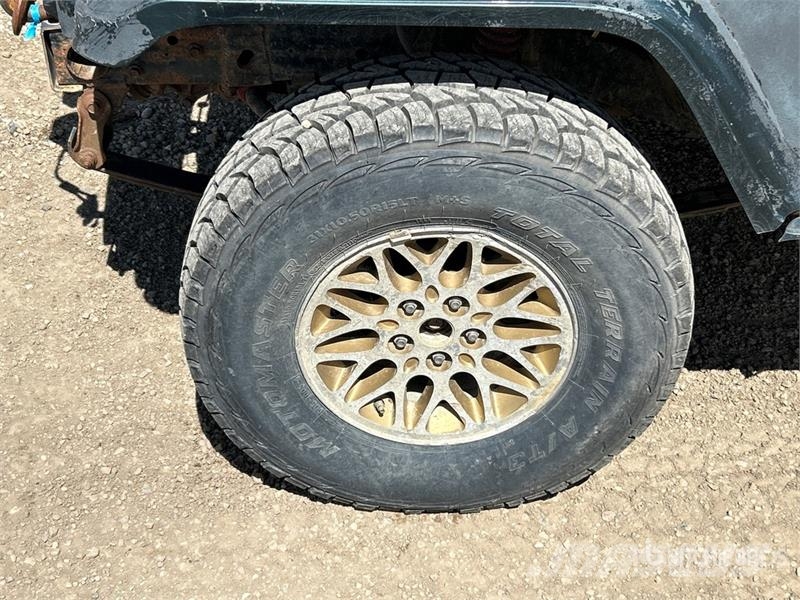 Jeep Wrangler Sahara Edition 4WD SUV Kistehergépjárművek