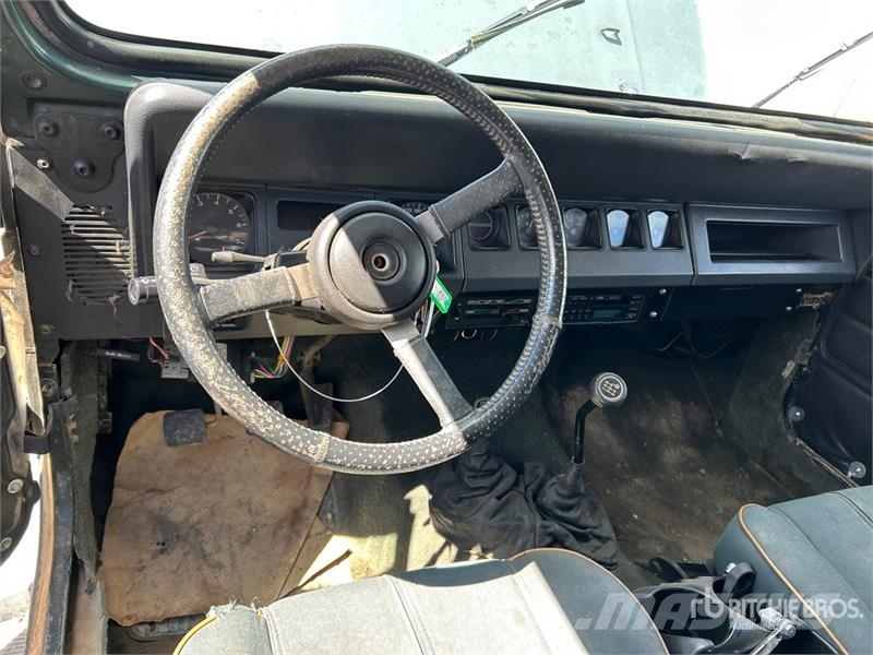 Jeep Wrangler Sahara Edition 4WD SUV Kistehergépjárművek