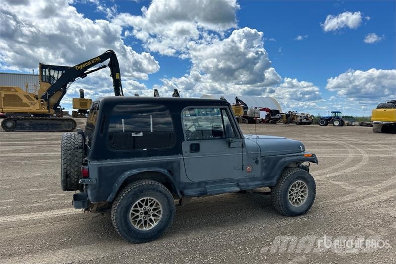 Jeep Wrangler Sahara Edition 4WD SUV Kistehergépjárművek